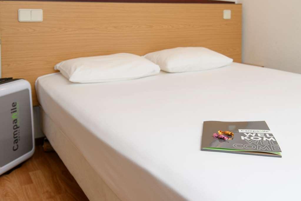 Campanile Hotel & Restaurant Arnhem - Зевенаар Стая снимка